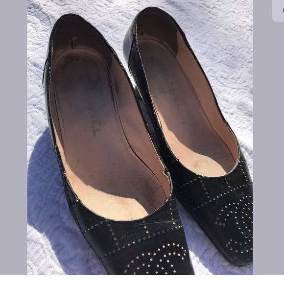 CHANEL Slip-On Black Leather Shoes US 6; EU 36 - Picture 5 of 8